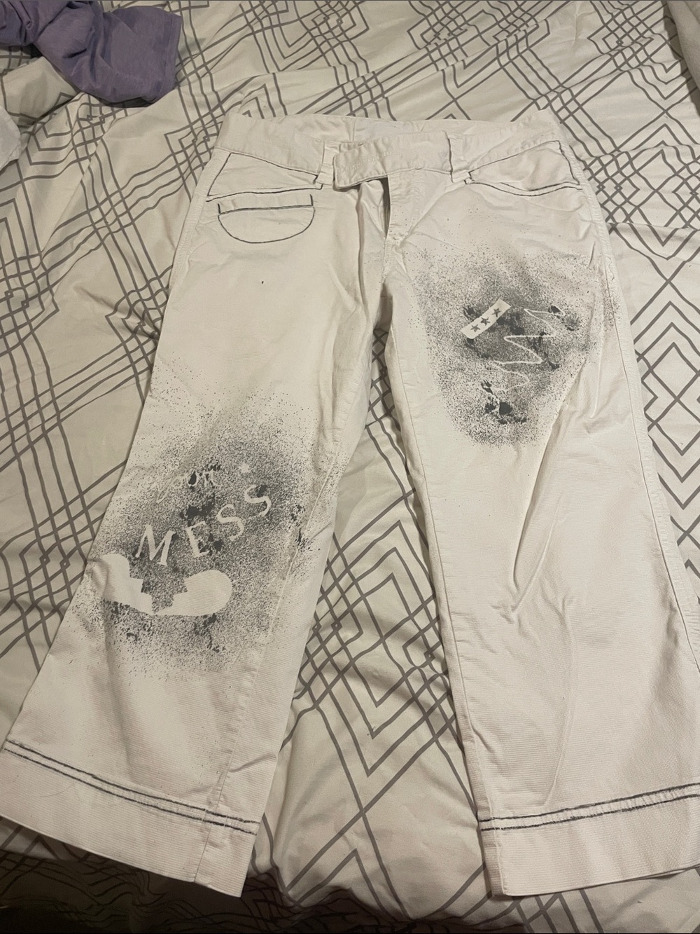 White Wide-Leg Women's Jeans with Graphic Detail